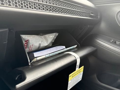 Certified 2025 Honda HR-V LX image 38