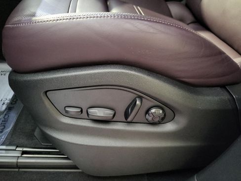 Certified 2026 Porsche Cayenne S AWD/4WD image 17