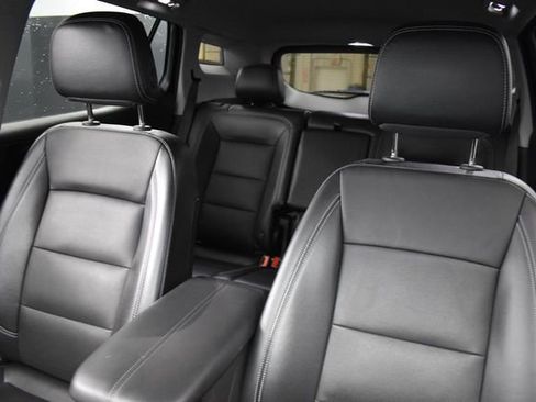 Used 2023 GMC Terrain SLT FWD image 18