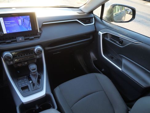 Certified 2024 Toyota RAV4 LE AWD/4WD image 12