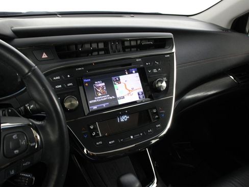 Used 2017 Toyota Avalon Touring image 9