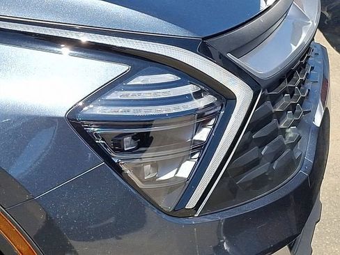Used 2025 Kia Sportage LX image 29