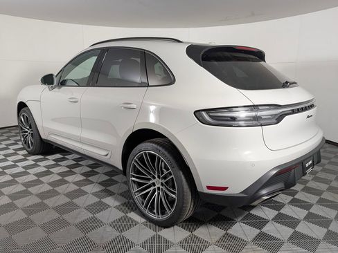 New 2026 Porsche Macan image 3