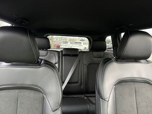 New 2025 Jeep Grand Cherokee Altitude image 28