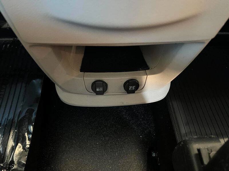 Used 2016 Dodge Grand Caravan SXT FWD image 27