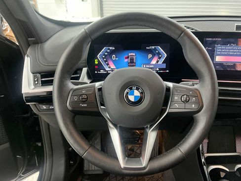 Used 2025 BMW X1 xDrive28i w/ Technology Package image 11