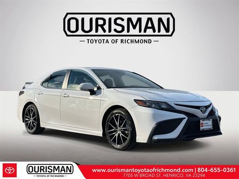 Certified 2024 Toyota Camry SE image 1