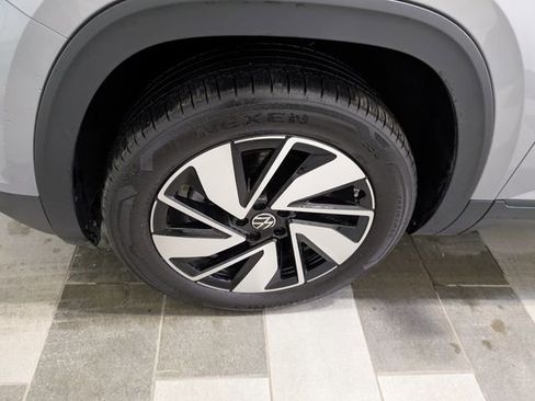 Used 2025 Volkswagen Atlas SE AWD/4WD image 7