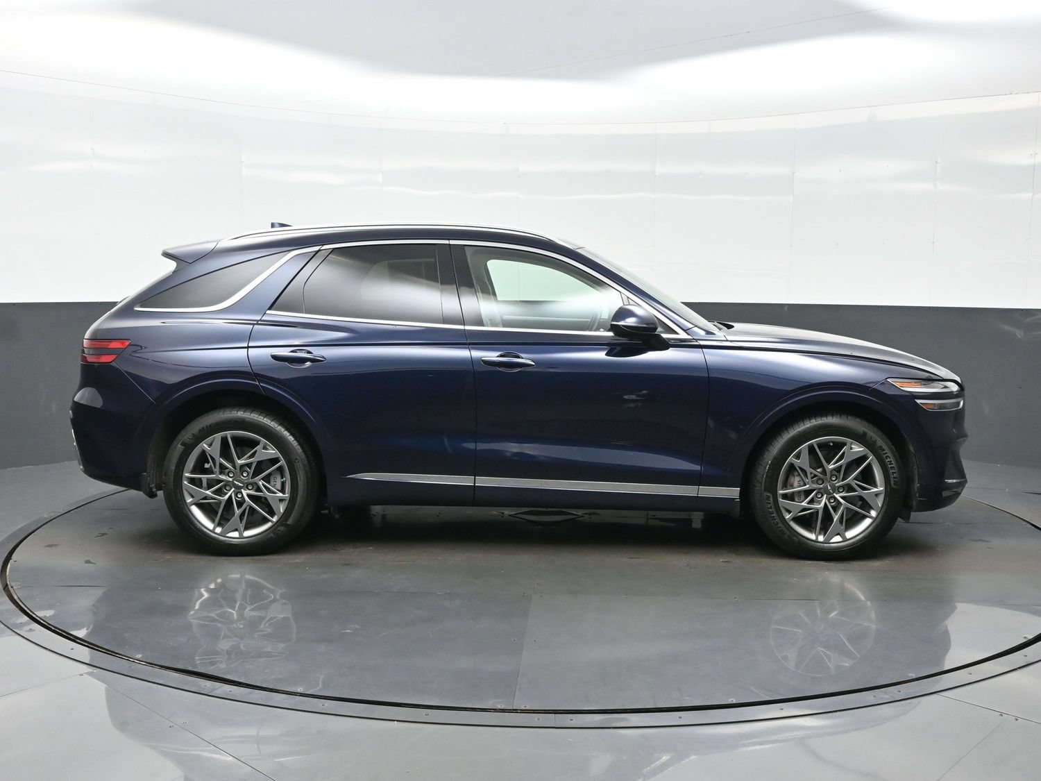 Used 2025 Genesis GV70 2.5T w/ Select Package AWD/4WD image 7