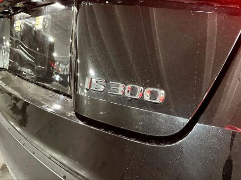 Used 2022 Lexus IS 300 image 10