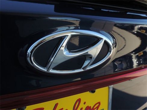 Used 2022 Hyundai Santa Fe SEL image 15