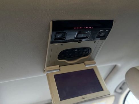 Used 2015 GMC Yukon XL Denali w/ Premium Package image 39