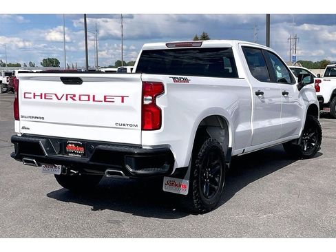 Used 2022 Chevrolet Silverado 1500 Custom Trail Boss w/ Safety Confidence Package AWD/4WD image 15
