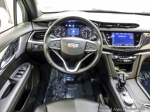 Certified 2023 Cadillac XT6 Premium Luxury w/ Technology Package AWD/4WD image 3