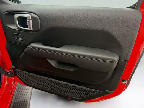 Used 2022 Jeep Wrangler Sahara w/ Cold Weather Group image 33