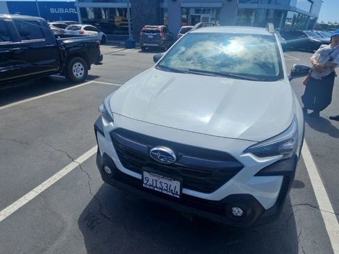 Used 2024 Subaru Outback Premium AWD/4WD image 1