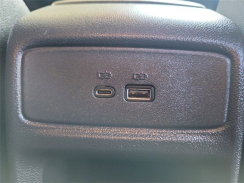 Used 2025 Chevrolet Trax LT w/ LT Convenience Package image 26