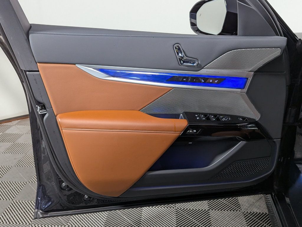 Certified 2023 BMW 740i RWD image 16