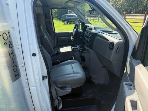 Used 2022 Ford E-350 and Econoline 350 Super Duty RWD image 19