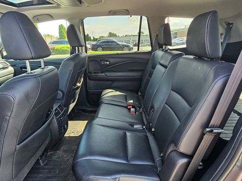Used 2020 Honda Pilot Touring image 5
