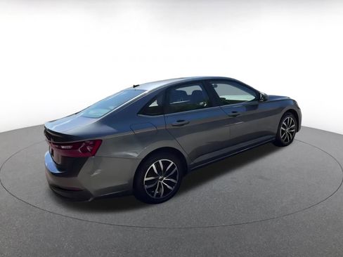 Used 2025 Volkswagen Jetta SE image 15