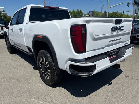 New 2025 GMC Sierra 2500 Denali Ultimate image 7