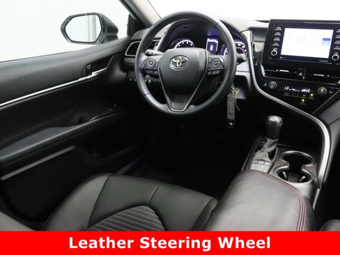 Used 2024 Toyota Camry SE image 28
