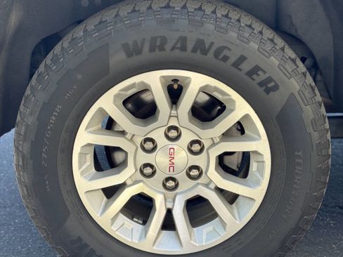 Used 2017 GMC Yukon SLE w/ Convenience Package image 17