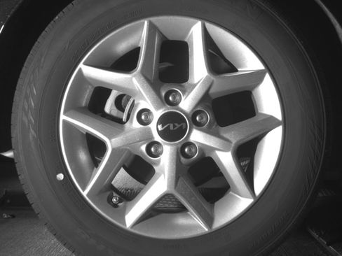 Used 2025 Kia Soul LX w/ LX Technology Package image 15