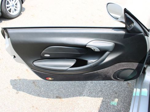 Used 2001 Porsche Boxster RWD image 7