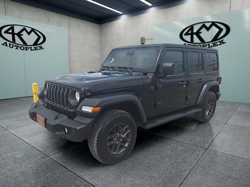 Used 2024 Jeep Wrangler Unlimited Sport AWD/4WD image 7