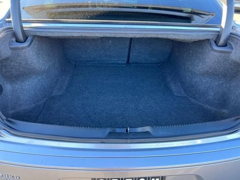 Used 2017 Chrysler 300 C image 20