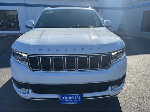 Used 2022 Jeep Wagoneer Series III w/ Premium Group I image 16