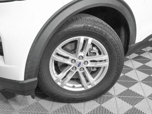 Used 2022 Ford Explorer XLT w/ Equipment Group 202A image 31