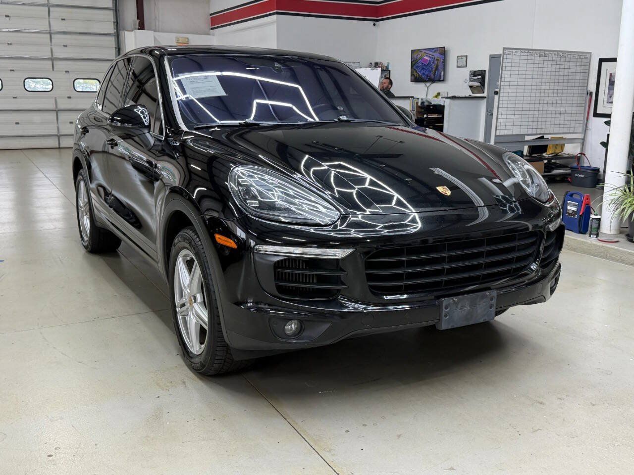Used 2017 Porsche Cayenne S AWD/4WD image 1