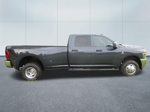 New 2026 RAM 3500 Tradesman AWD/4WD image 7