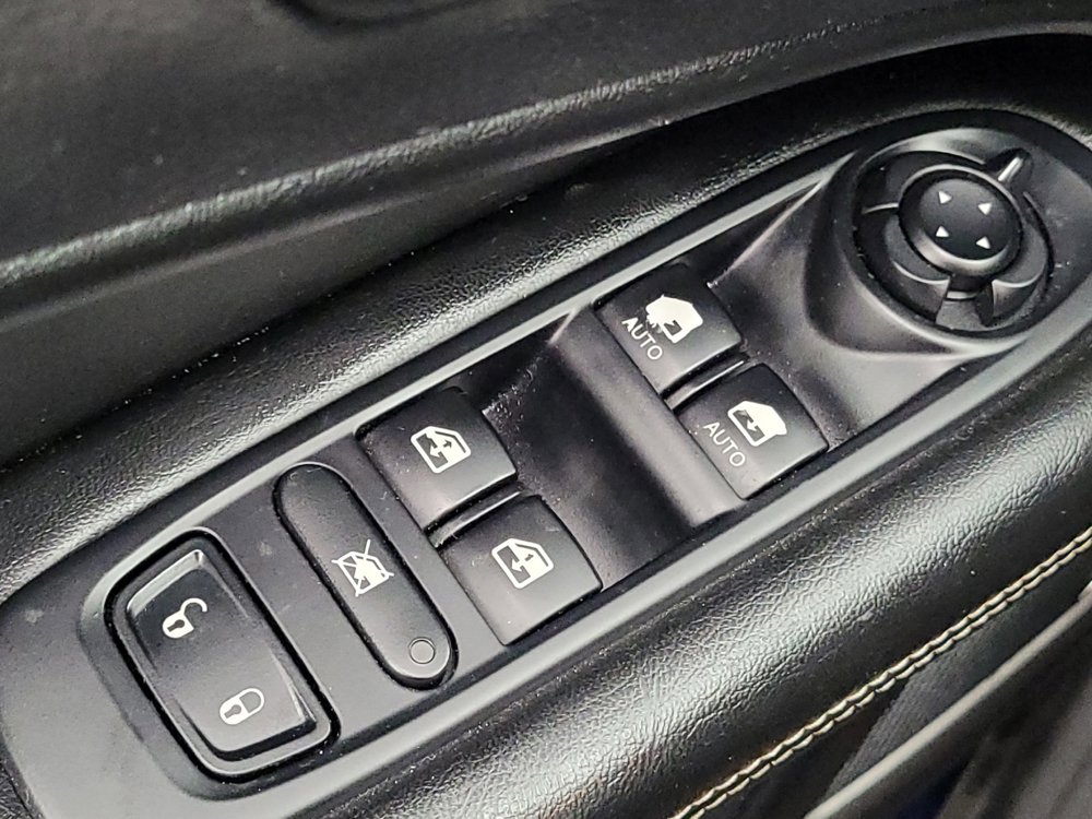 Used 2021 Jeep Compass Latitude w/ Sun and Sound Group AWD/4WD image 27