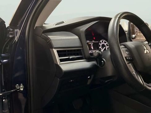 Used 2024 Mitsubishi Outlander SE FWD image 30