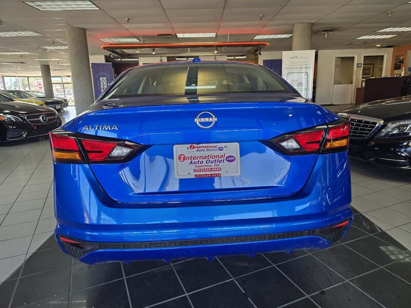 Used 2025 Nissan Altima 2.5 SV FWD image 5