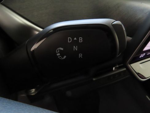 New 2025 Volkswagen ID. Buzz Pro S Plus AWD/4WD image 17
