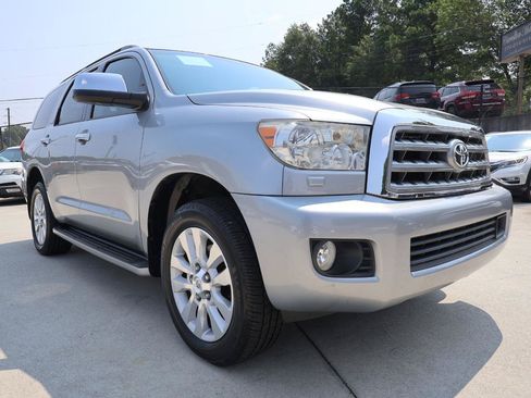 Used 2016 Toyota Sequoia Platinum RWD image 9