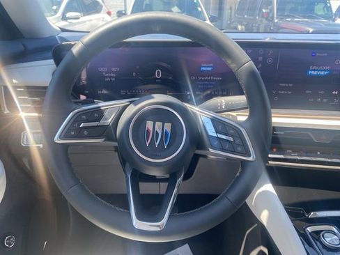 Used 2025 Buick Envision Avenir image 15