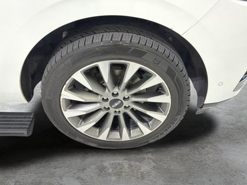 Used 2023 Lincoln Navigator Reserve AWD/4WD image 27
