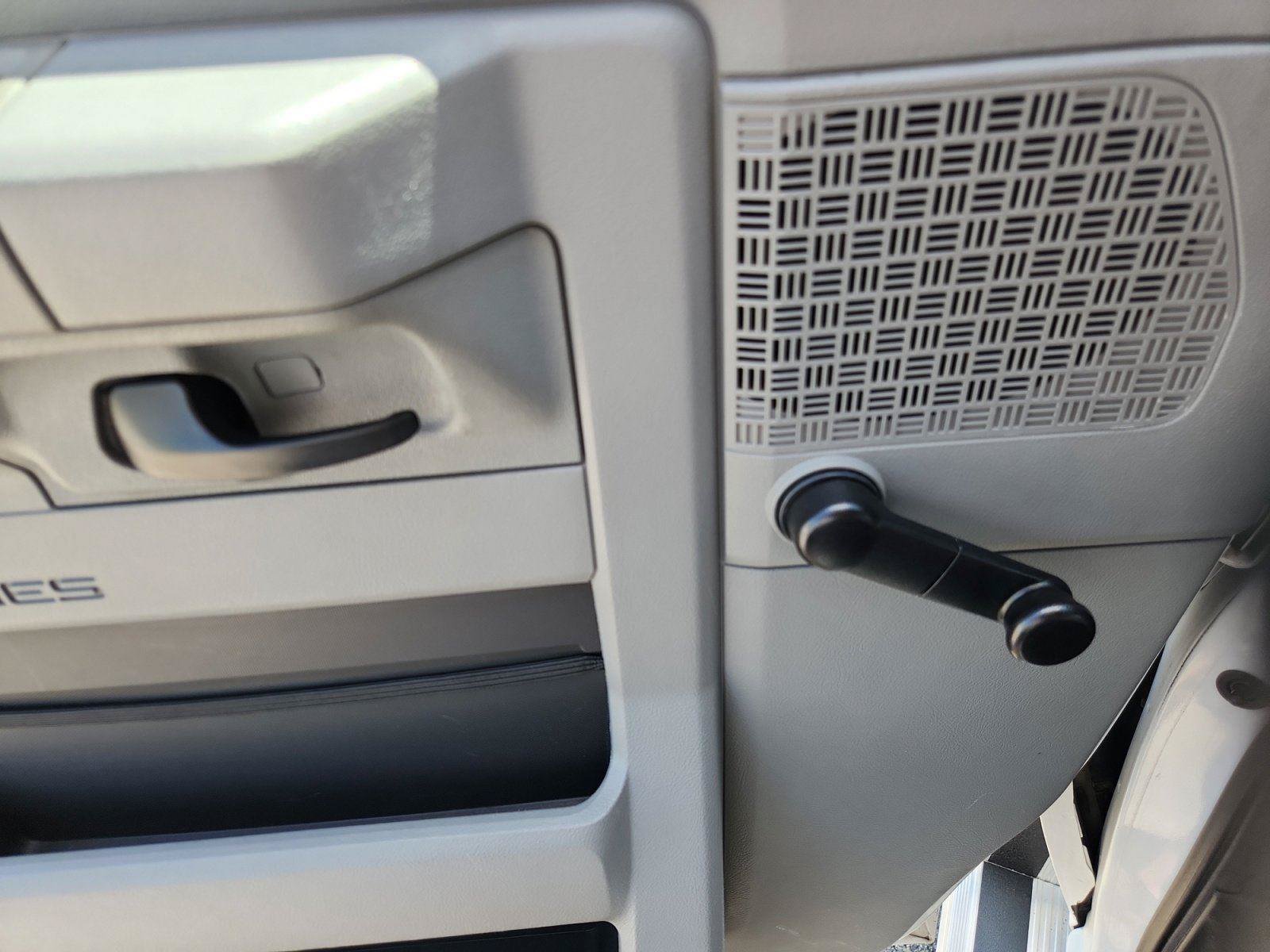 Used 2009 Ford E-450 and Econoline 450 RWD image 17