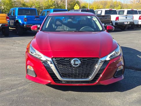 Used 2022 Nissan Altima 2.5 SV w/ SV Premium Package image 4