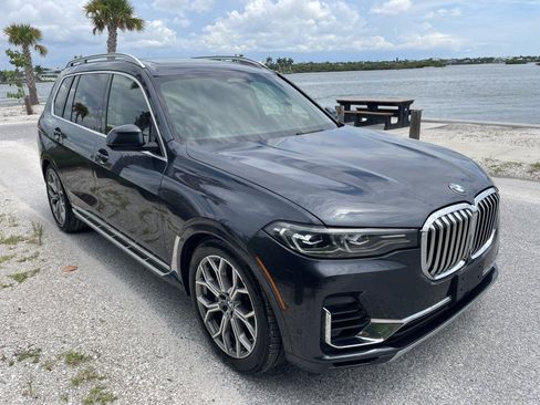 Used 2019 BMW X7 xDrive50i w/ Premium Package AWD/4WD image 45