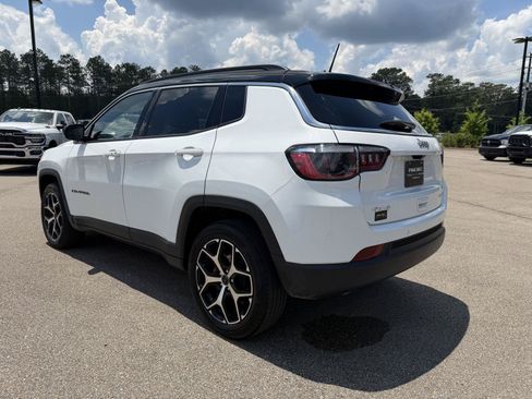 Certified 2025 Jeep Compass Limited AWD/4WD image 4
