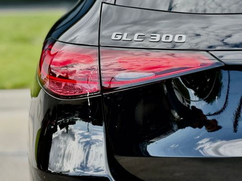 Used 2024 Mercedes-Benz GLC 300 image 13