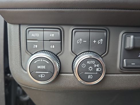 Used 2023 GMC Yukon Denali Ultimate AWD/4WD image 27