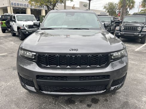 New 2025 Jeep Grand Cherokee L Limited w/ Luxury Tech Group II image 2